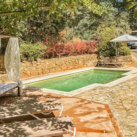 Nice In With Wifi, 4 Bedrooms And Outdoor Swimming Pool